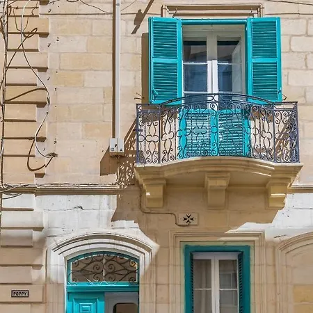Charming House In Central Sliema, Walking Distance To The Seafront And Restaurants Tatil Evi *