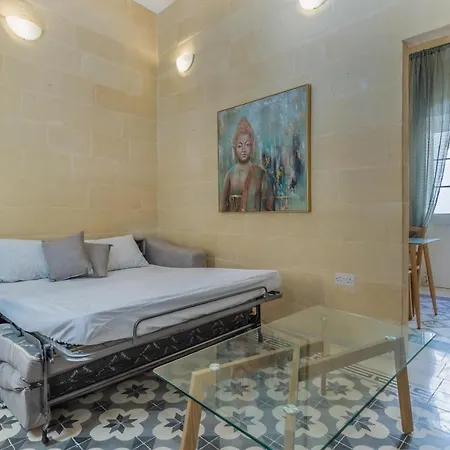 Charming House In Central Sliema, Walking Distance To The Seafront And Restaurants Сasa de vacaciones *