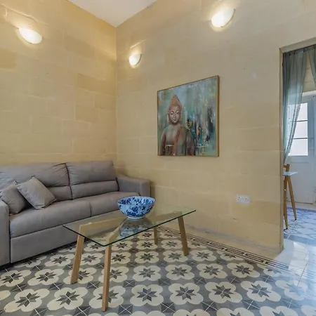 Ferienhaus Charming House In Central Sliema, Walking Distance To The Seafront And Restaurants *